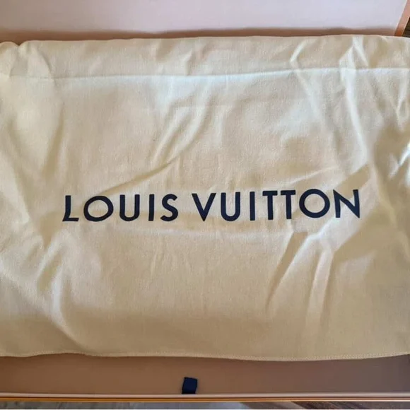 Louis Vuitton Neverfull MM Monogram Tote - Picture 10 of 10